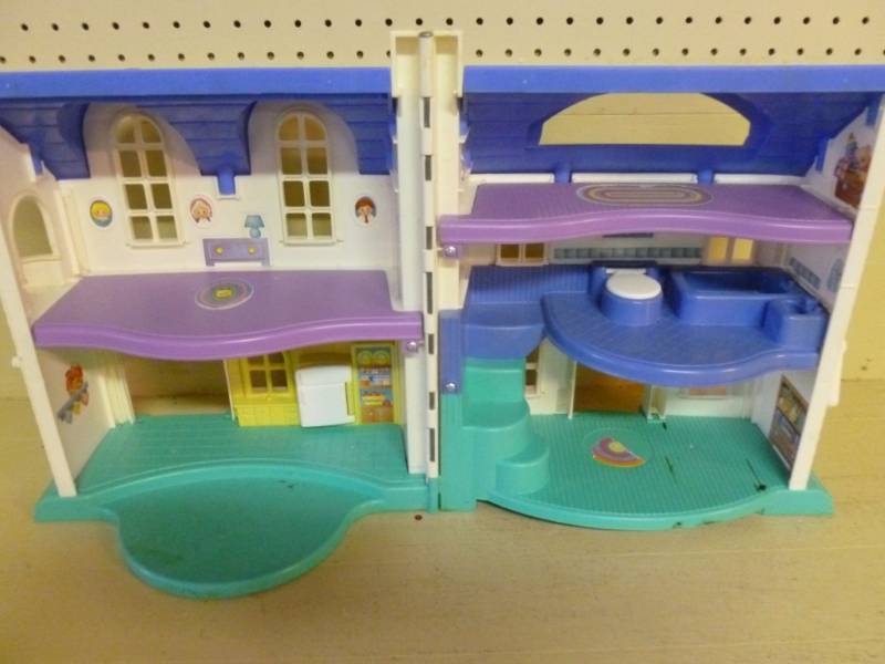 lot 258 image: Fisher Price Toy