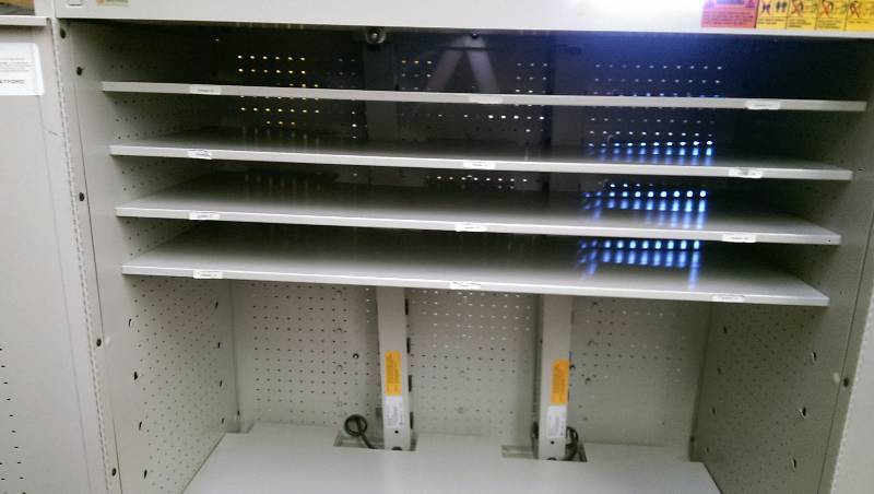 lot 3 image: Bretford LAP30A-GM Laptop Tablet Storage Charger Cabinet Enclosure Rolling Cart