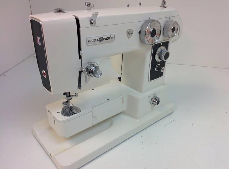 lot 5 image: Vintage Dial-N-Sew Tri-Cycle Model 3010 Bundle