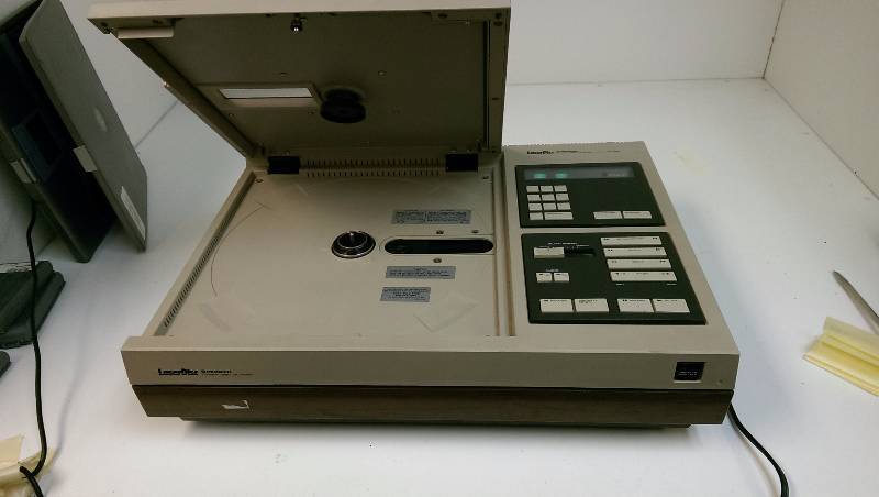 lot 18 image: Pioneer VP-1000 Laserdisc Player