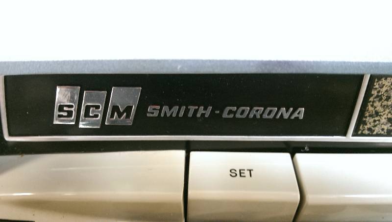 lot 27 image: Vintage Smith Corona Electra 120 Typewriter
