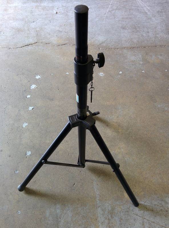 lot 35 image: Quik Lok Heavy Duty Speaker Stand By Tam Recanati
