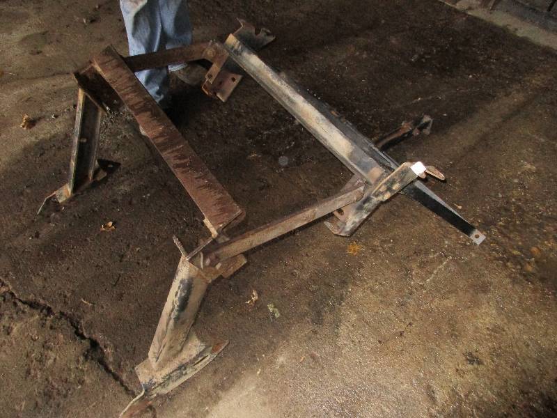 lot 18 image: Meyers EZ Classic Ford Plow mount