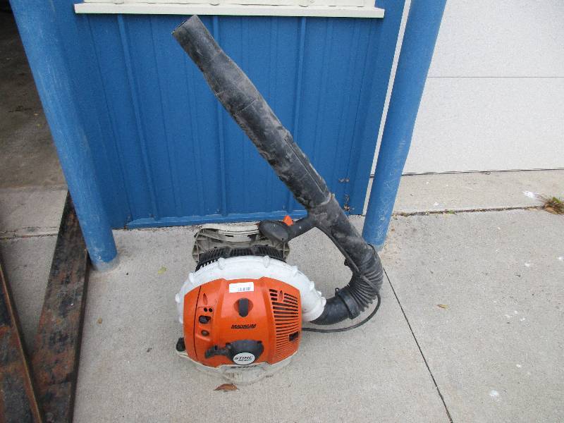 lot 11 image: Stihl Backpack blower