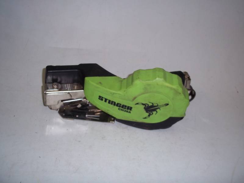 Stinger roll stapler