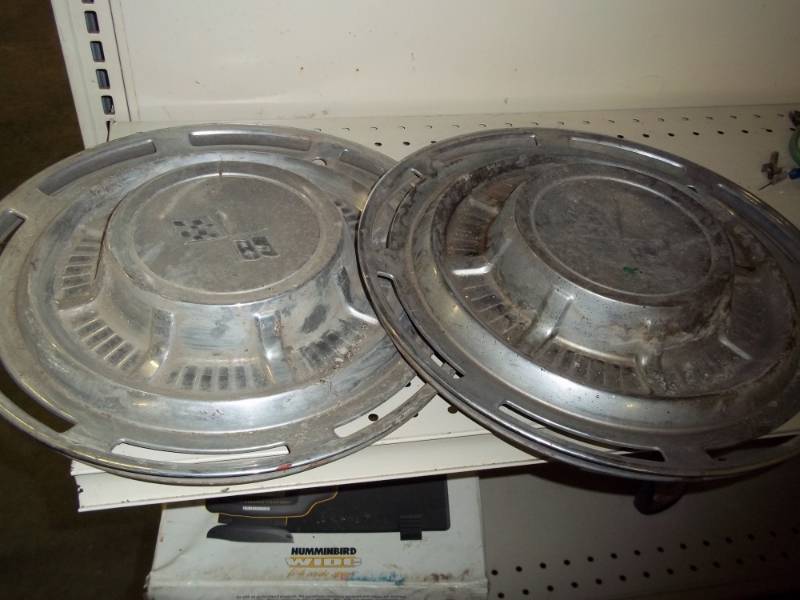 Pair of hubcaps