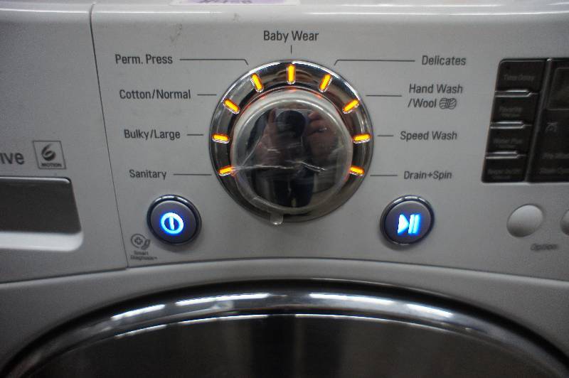 lot 6 image: LG Washer - Model # (WM1377HW)