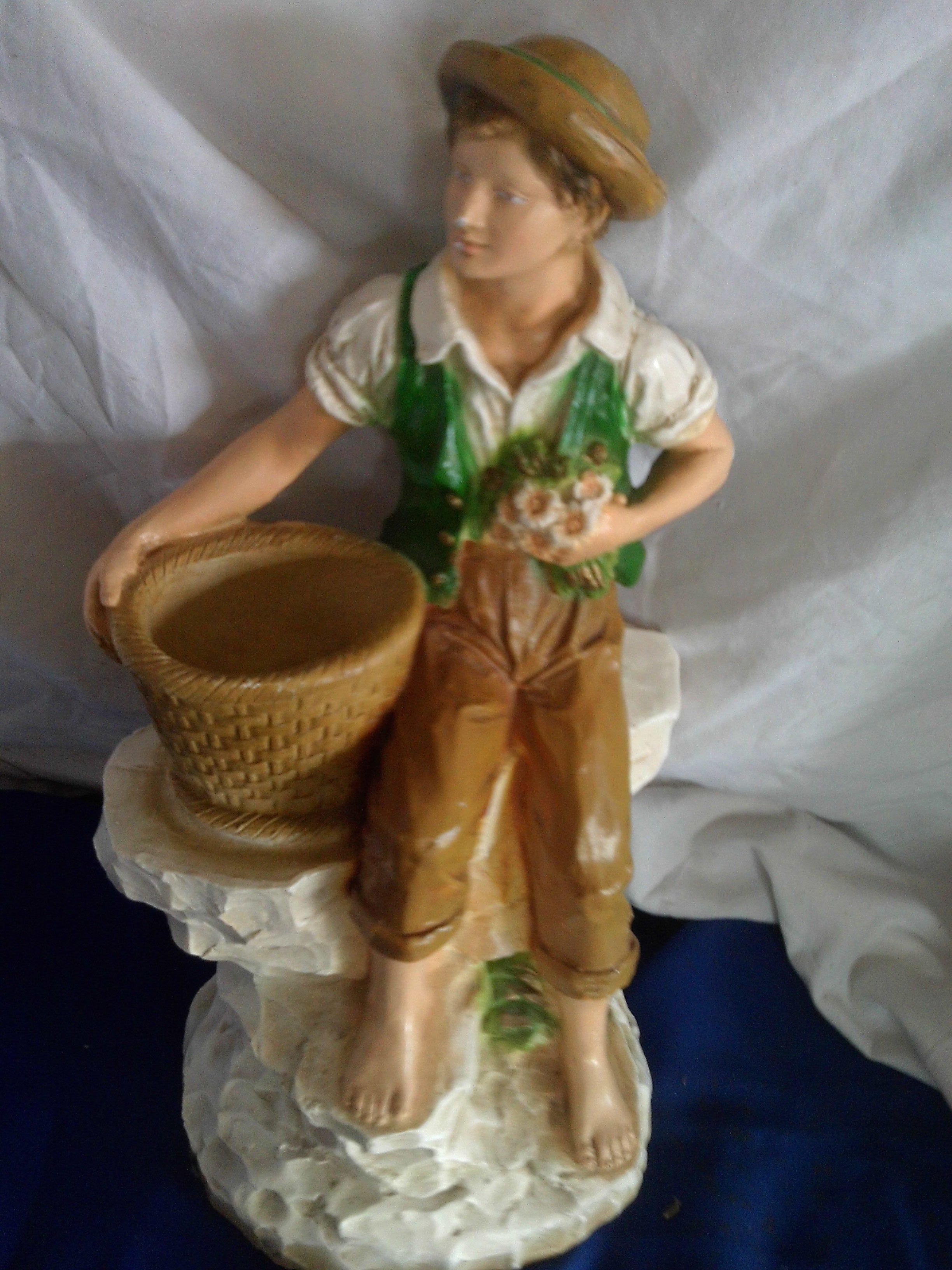 vintage carnival chalk figurene