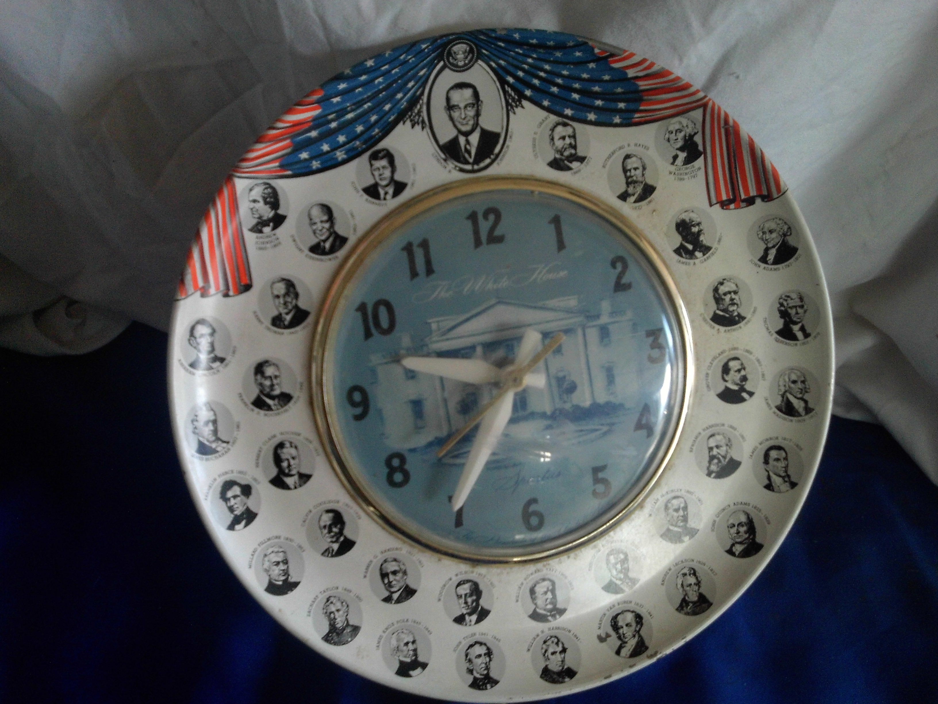 vintage presidents clock