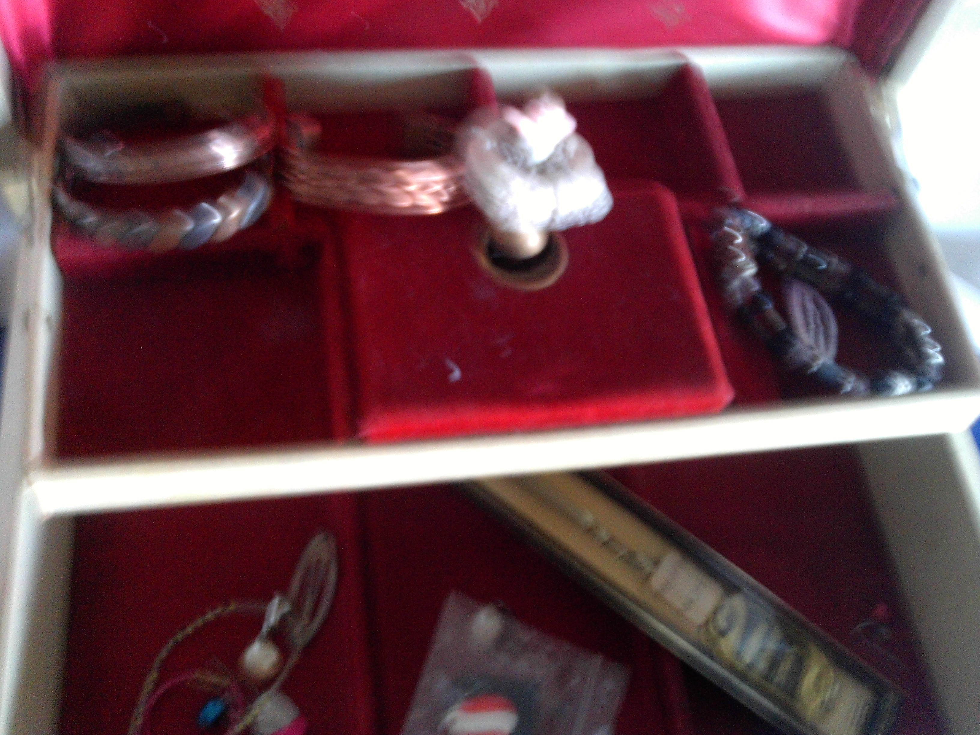 vintage jewlery box