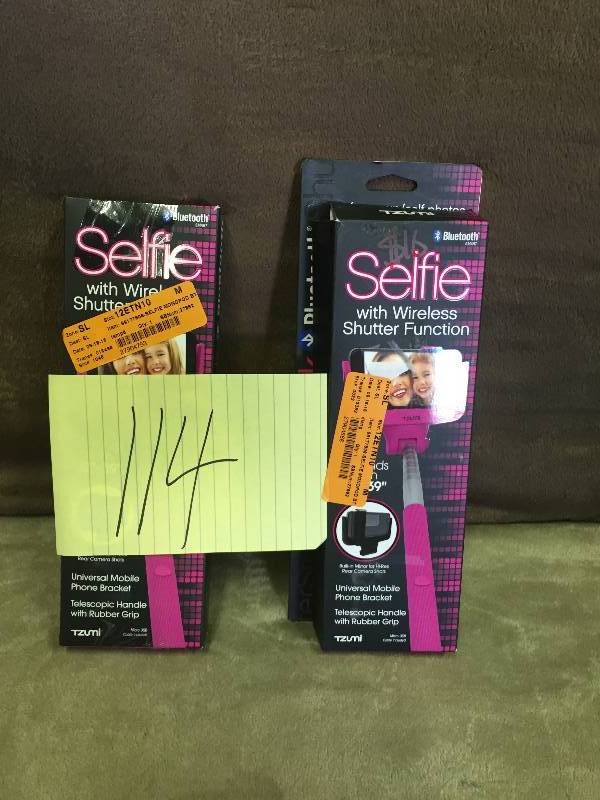Lot of 2 Selfies