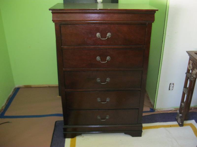 lot 19 image: Walter Of Wabash Dresser Good Condition. Some Wear. 48.5x31.5x16