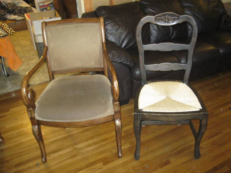 lot 26 image: Lot Of 2 Chairs