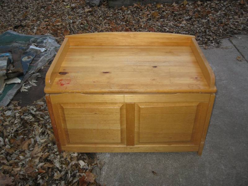 lot 29 image: Toy Chest Full With Kids VHS Movies Mostly Disney. Some Wear.