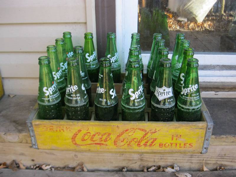lot 55 image: Vintage Yellow Coke Wood Crate With Bottles.