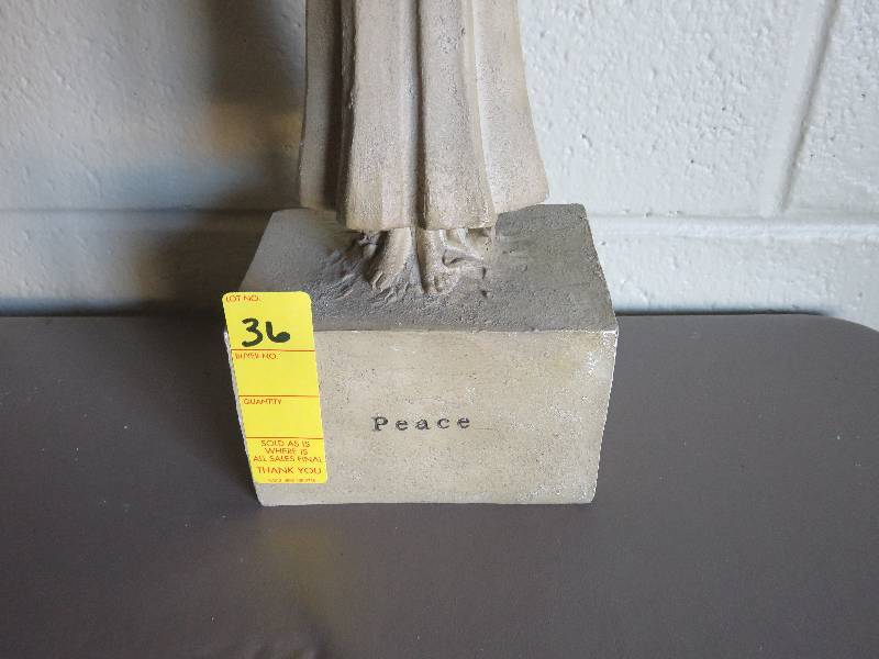 Angel figurine