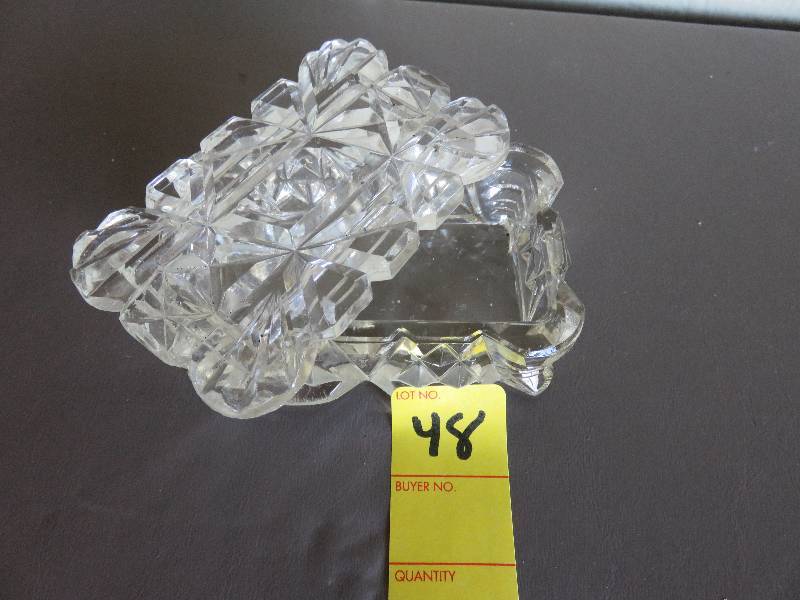 Crystal dish with lid