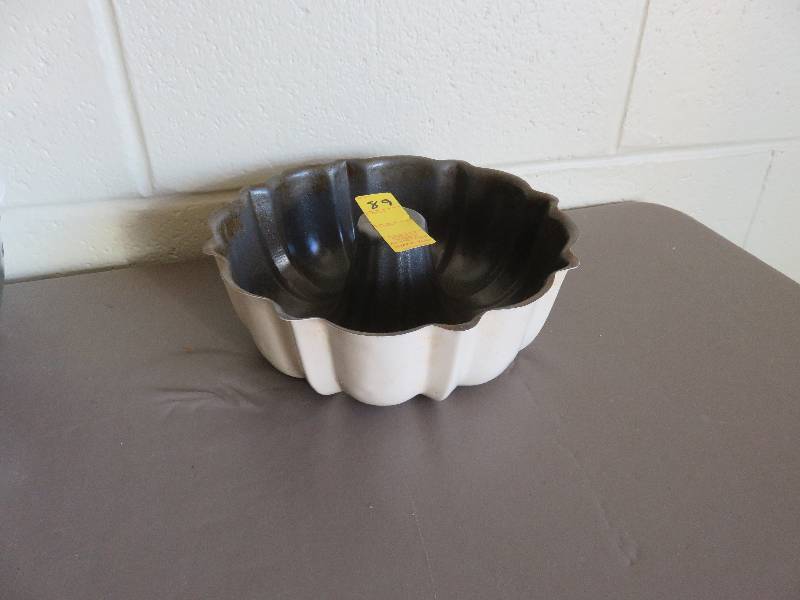 Bundt Pan