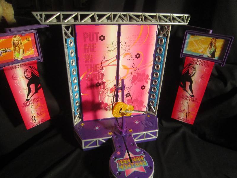 Hannah Montana Stage