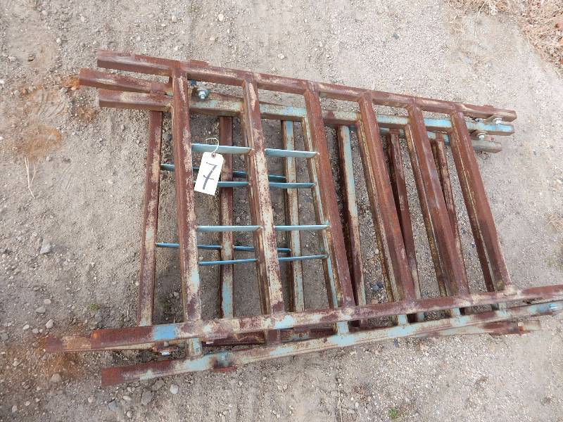 3 Scaffolding uprights