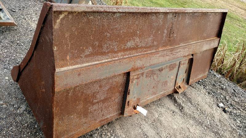 Skid Loader Snow Bucket, 100...