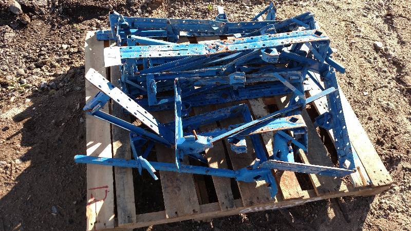 (12) Adjustable Concrete Form Kicke...