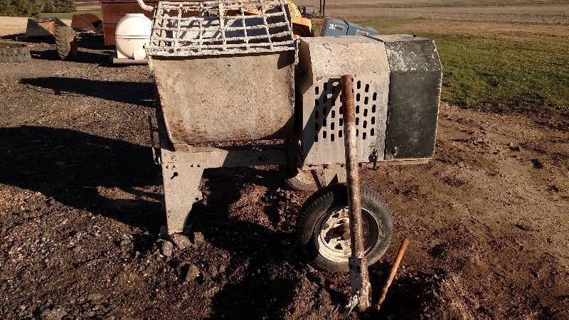 Cement Mixer, 8 hp. Honda Engine