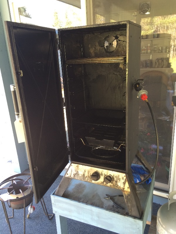 GrillPro Smoker - include lp tank and standcart