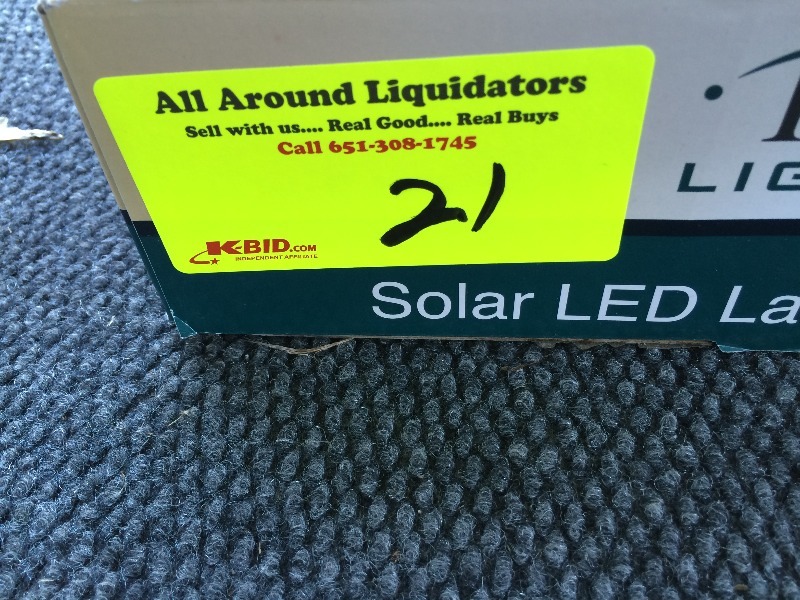 Solar LED landscaping Lights  Lot of 12   all work