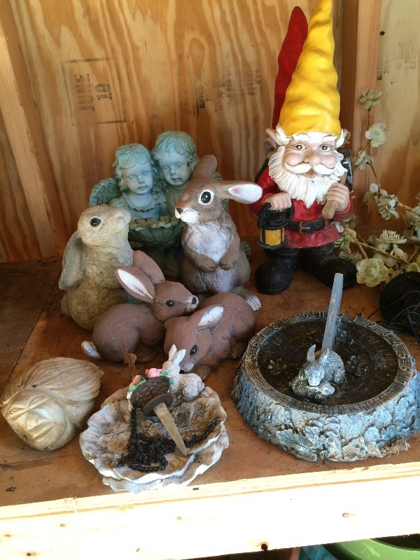 Assorted Yard and Garden Decor - super nice items