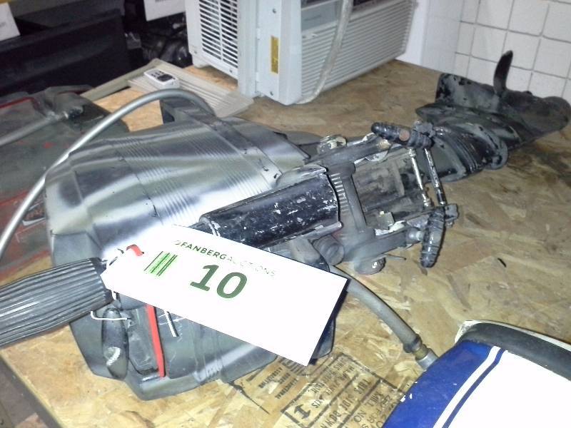 lot 10 image: Mercury 9.9HP Outboard Motor