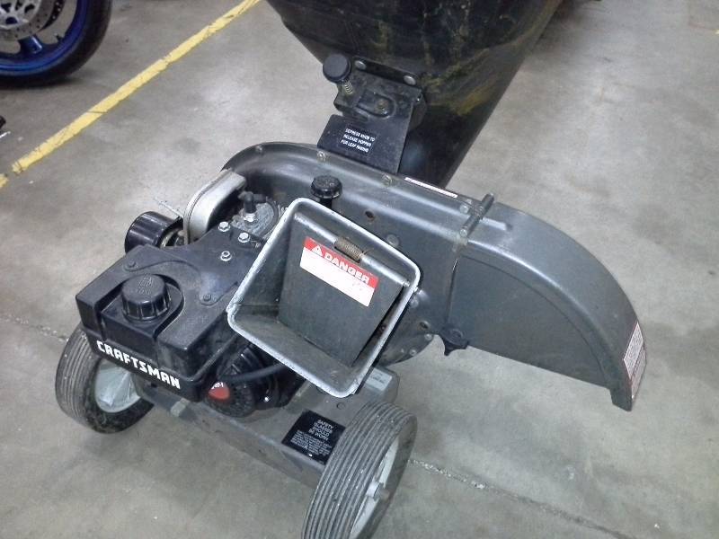 lot 23 image: Craftsman Chipper
