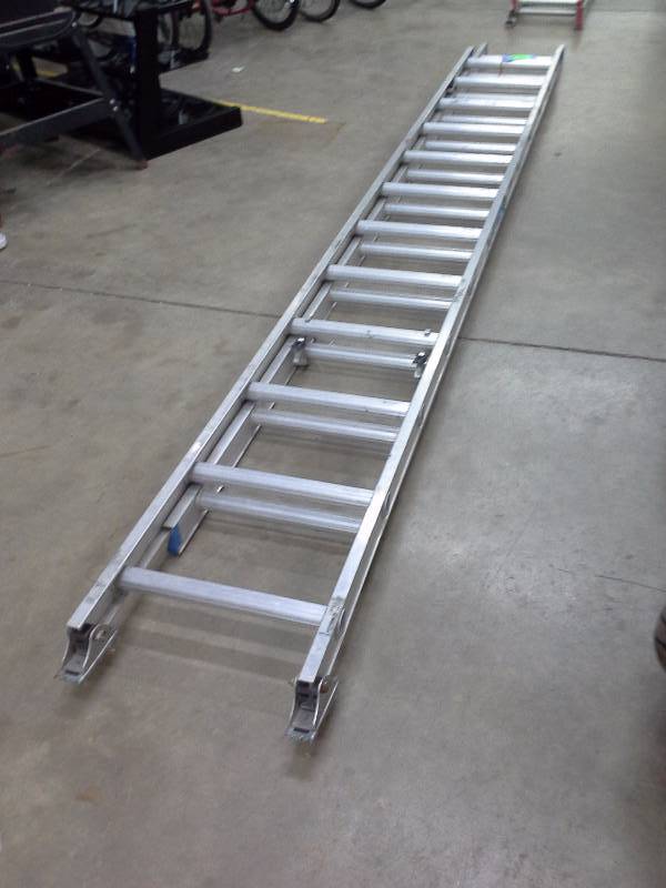 lot 31 image: 24 Warner Aluminum Ladder
