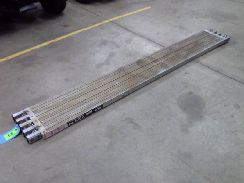 lot 33 image: Little Giant Extendable Plank