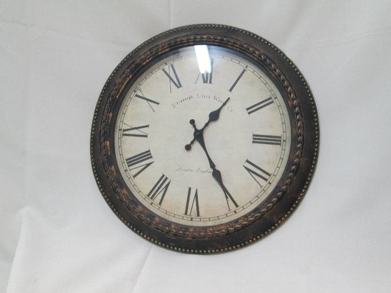 Decorative clock, bronze tone, 16 i...