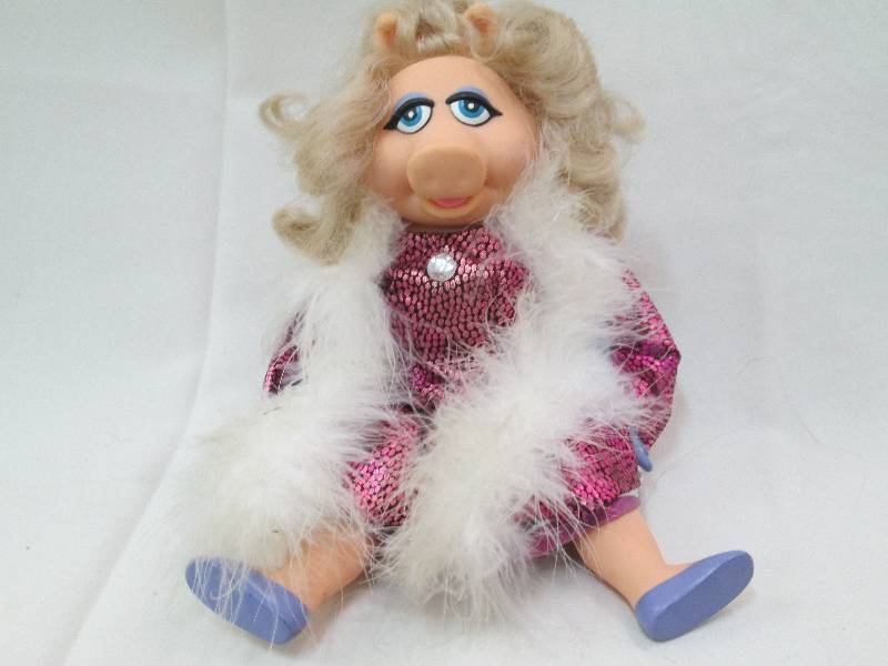 Miss Piggy toy doll, 11 inch...