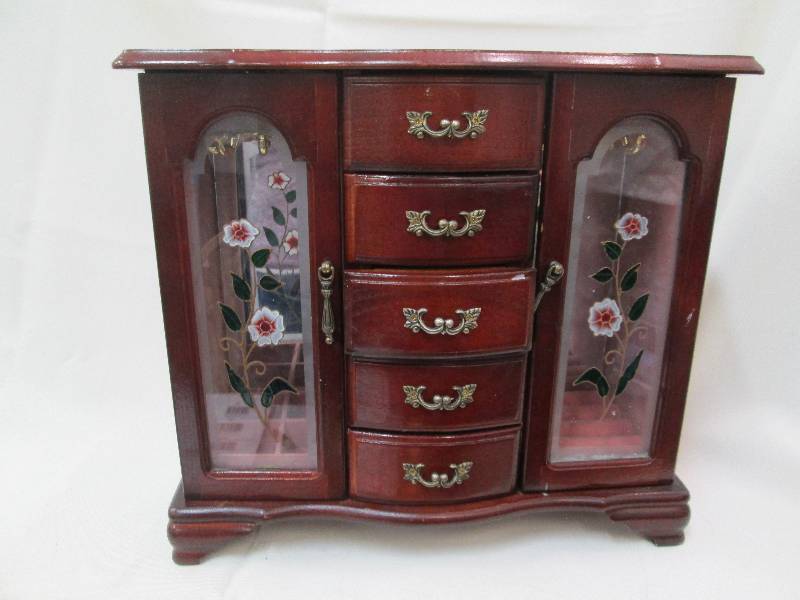 Jewelry box, beautiful cherry color...