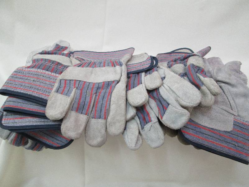 5 pr heavy duty work gloves...