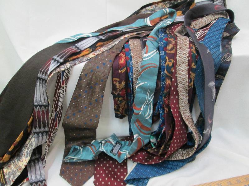 Large lot mix colors mens ties...