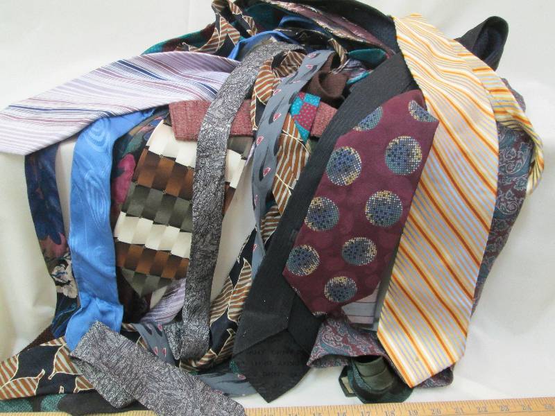 Large lot mix colors mens ties...