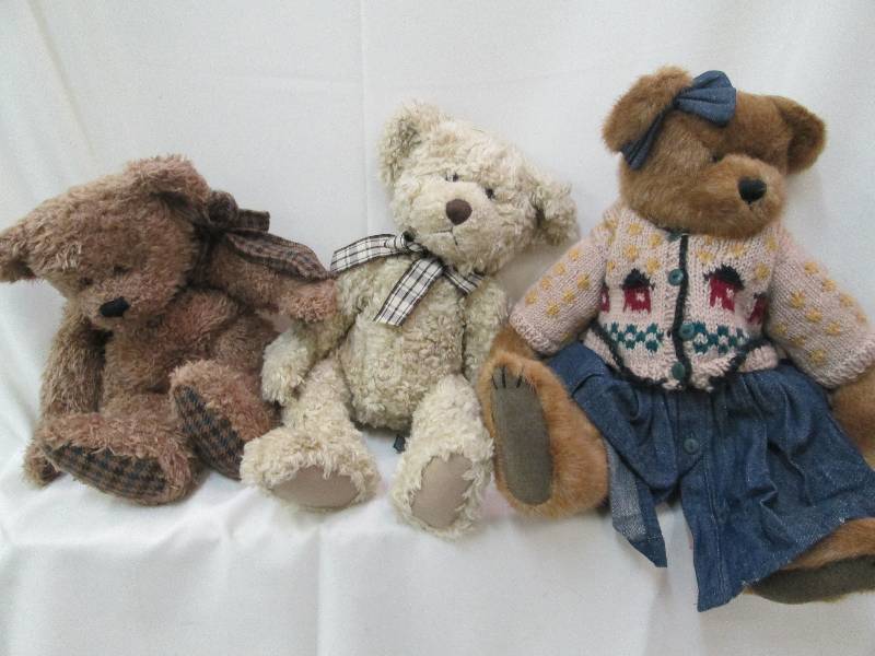 3 Teddy bears plush1 brown, 1 tan,...