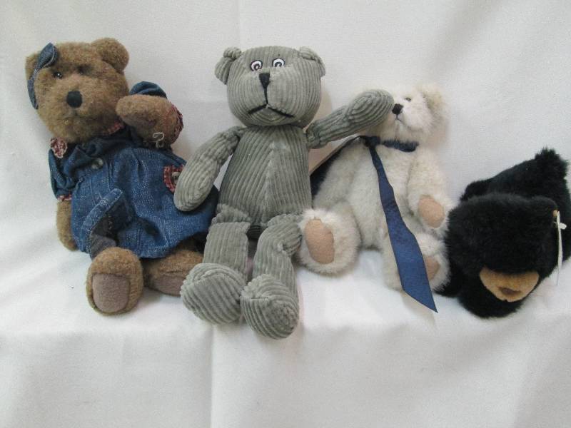 4 assorted smaller Teddy bears 3 p...