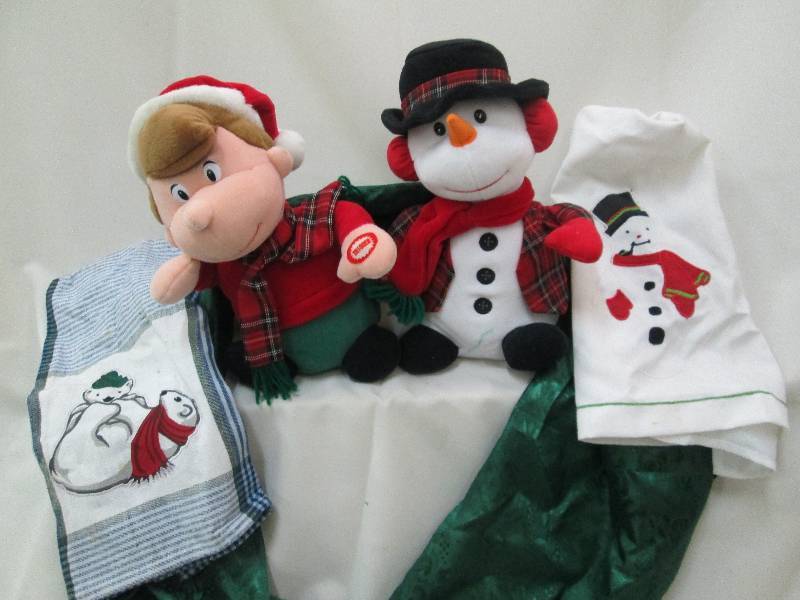 Avon Holiday collectibles stuffed f...