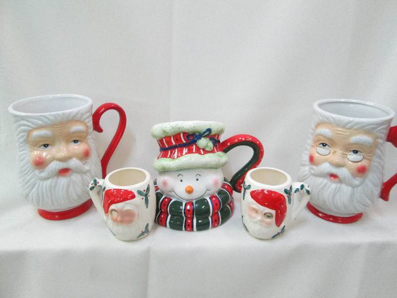 5 Christmas mugs 1 pr large Santa...