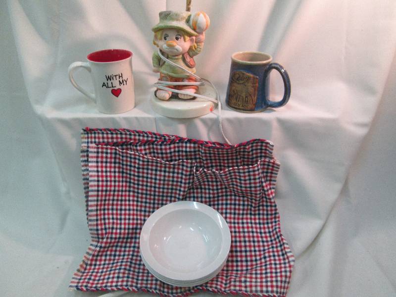 Sad clown lamp,2 mugs, 3 gingham pl...
