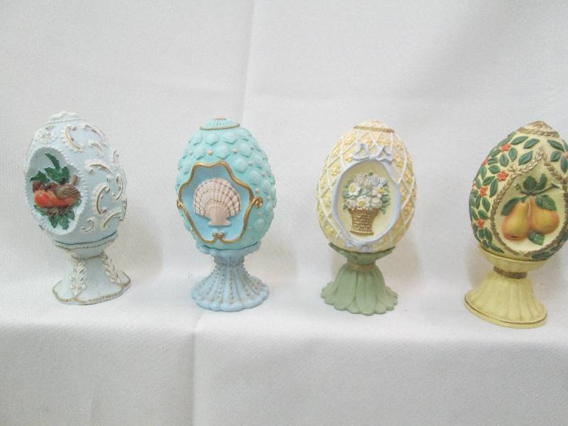 Set of 4 Avon collectible eggs...
