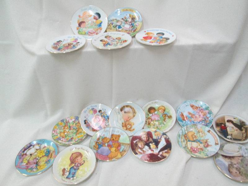 Large lot of collector plates 5 in...
