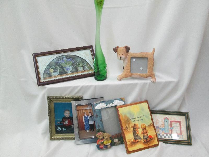 Assorted decor  picture frames, pi...