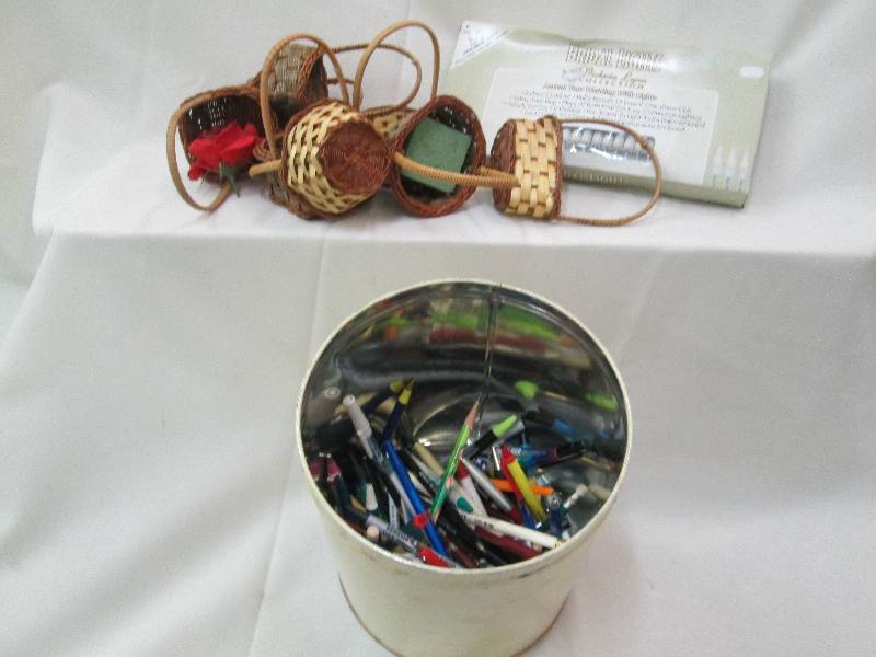 8 2-3 inch wicker baskets, mini whi...