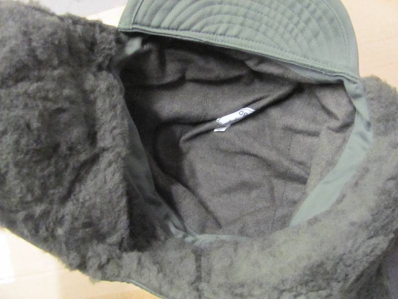 lot 38 image: Apparel